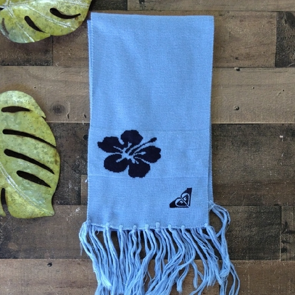 Roxy Vintage Y2K Baby Blue Hibiscus Scarf